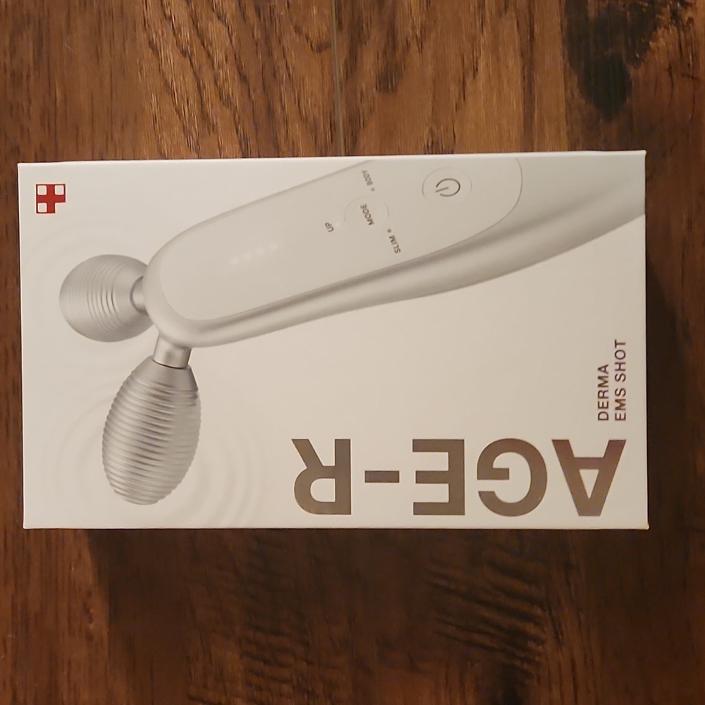AGE-R Device Derma EMS Shot by Medicube